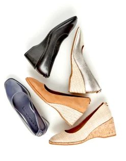 Comfortable Women's Sculpted Wedge Pump in Soft Gold Leather