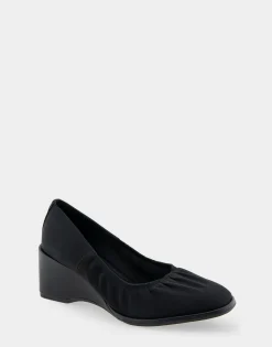 Comfortable Women's Wedge Pump in Black Gabardine Fabric